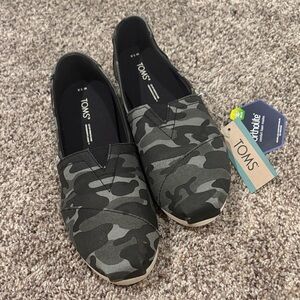 TOMS Gray and Black Camouflage Slip-Ons